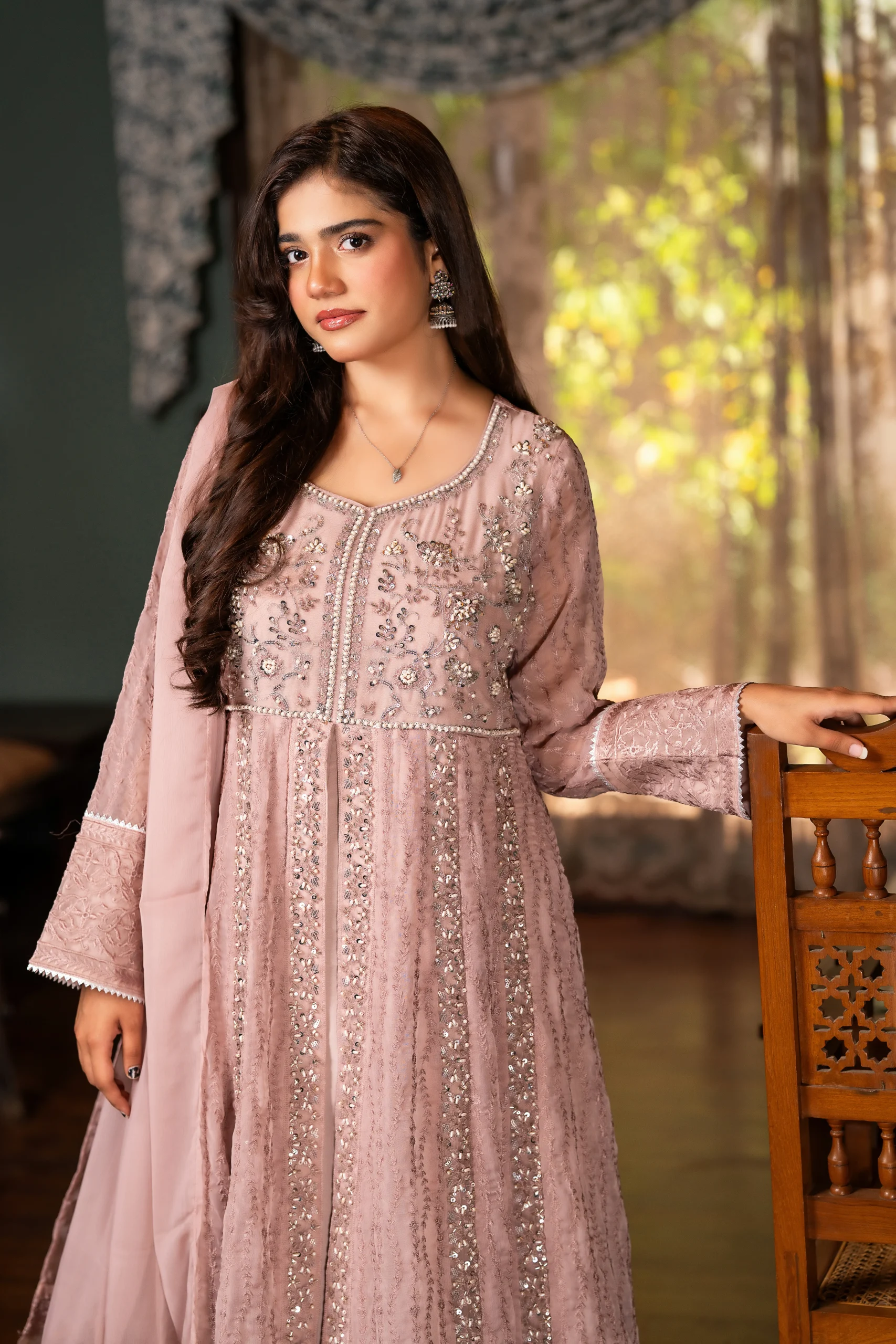Zari Royale – Blush Elegance